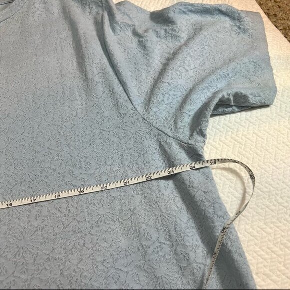 topshop💙boyfriend T-Shirt Light Blue Flower Embossed Size M/L - Picture 8 of 9
